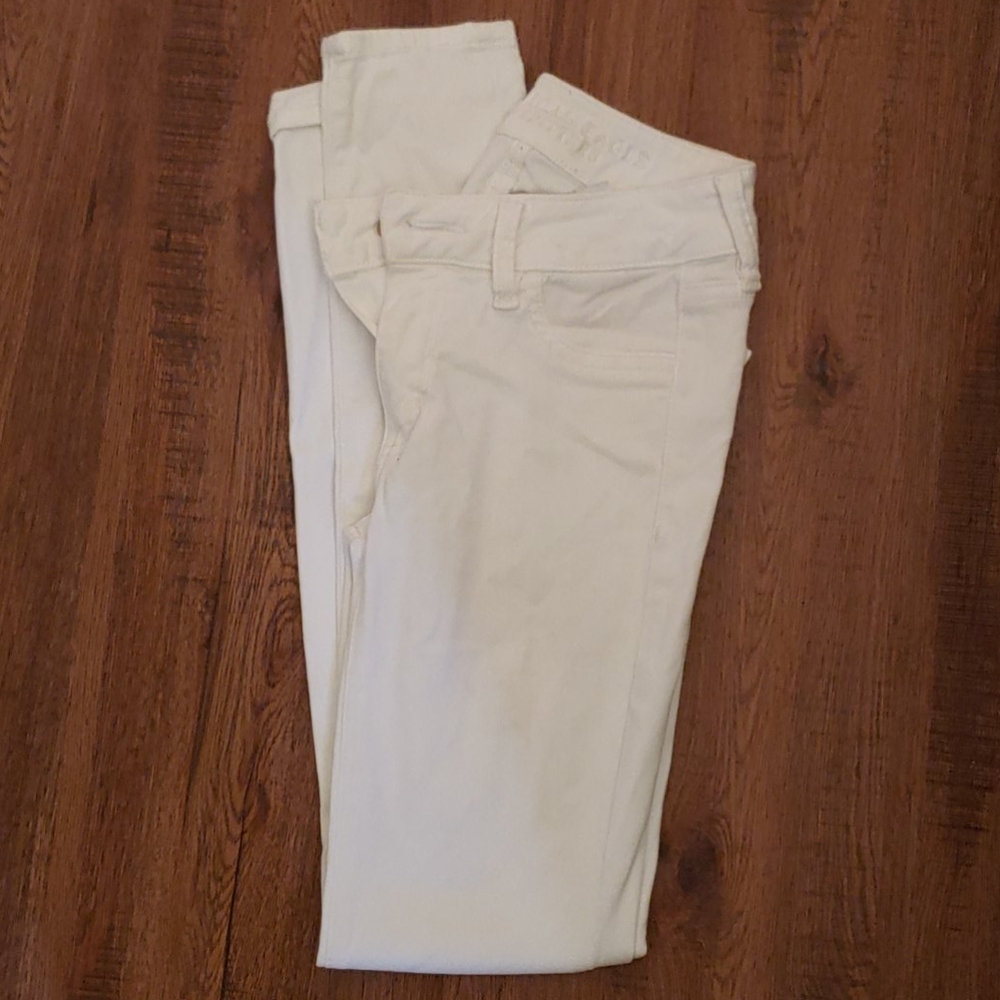 White skinny jeans